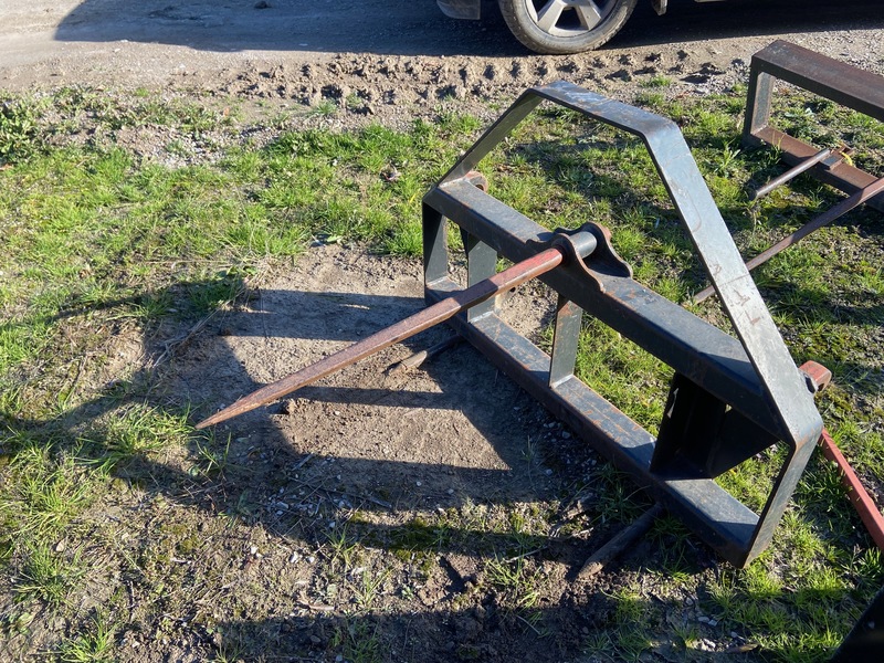 Attachments  Euro Bale Spear - 3 Prong Photo